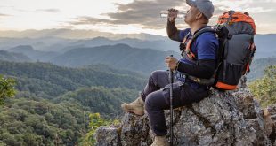 How Much Water Should I Carry While Backpacking?